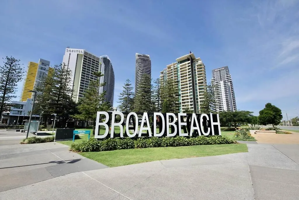 Apartment Diamond Beach Poolside 44 Premium Gold Coast