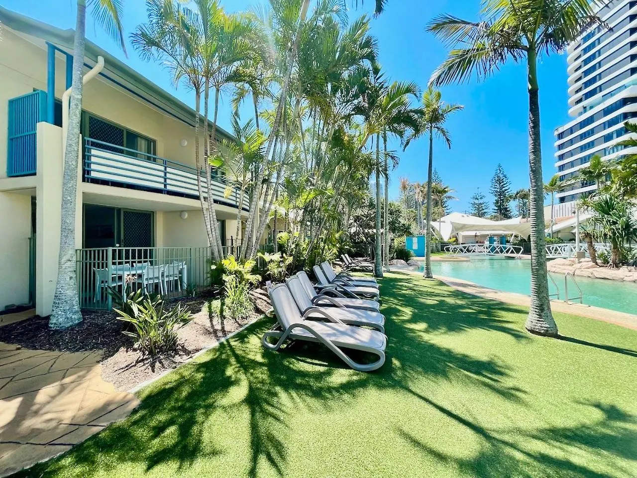 Apartment Diamond Beach Poolside 44 Premium Gold Coast