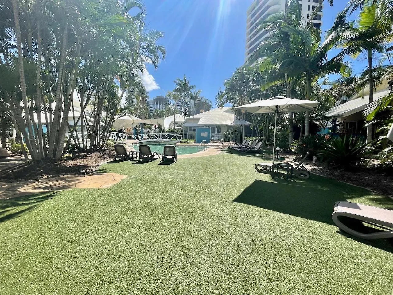 Diamond Beach Poolside 44 Premium Gold Coast