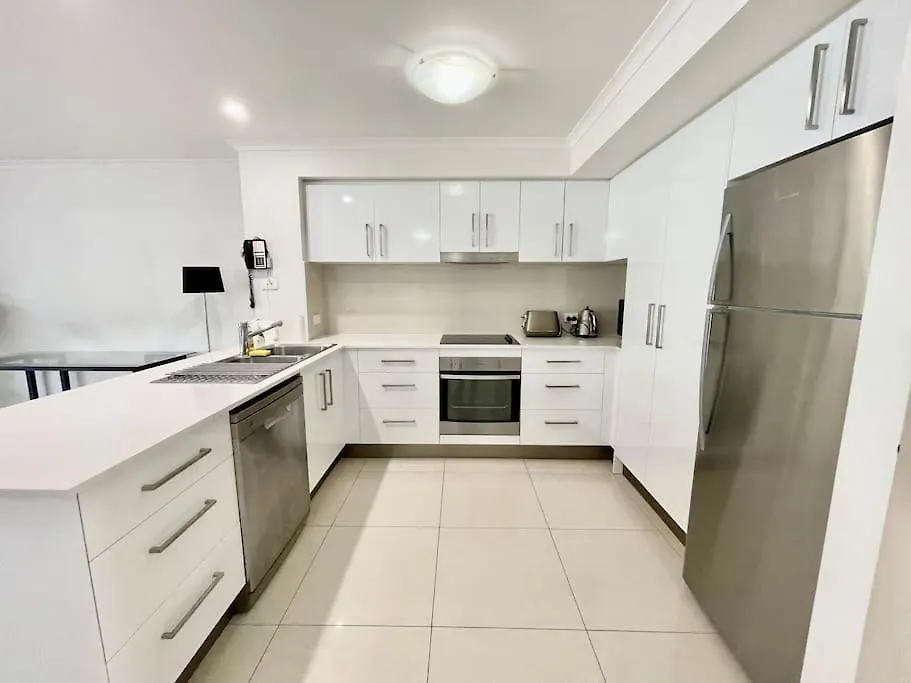 Diamond Beach Poolside 44 Premium Gold Coast 0*,