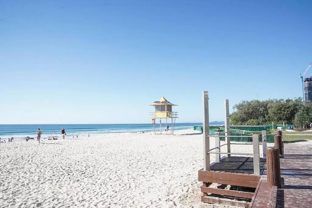 Diamond Beach Poolside 44 Premium Gold Coast