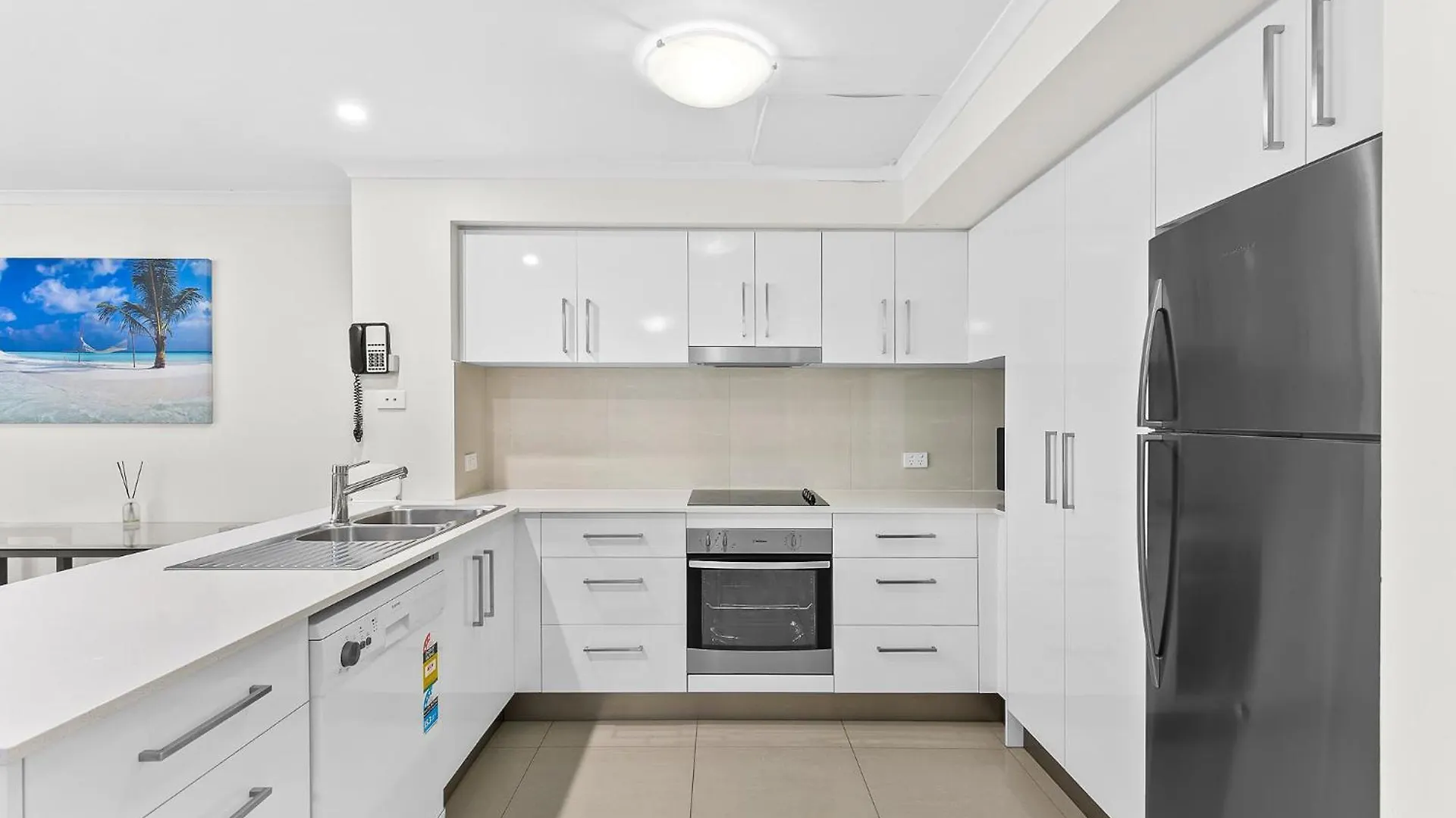 Apartment Diamond Beach Poolside 44 Premium Gold Coast