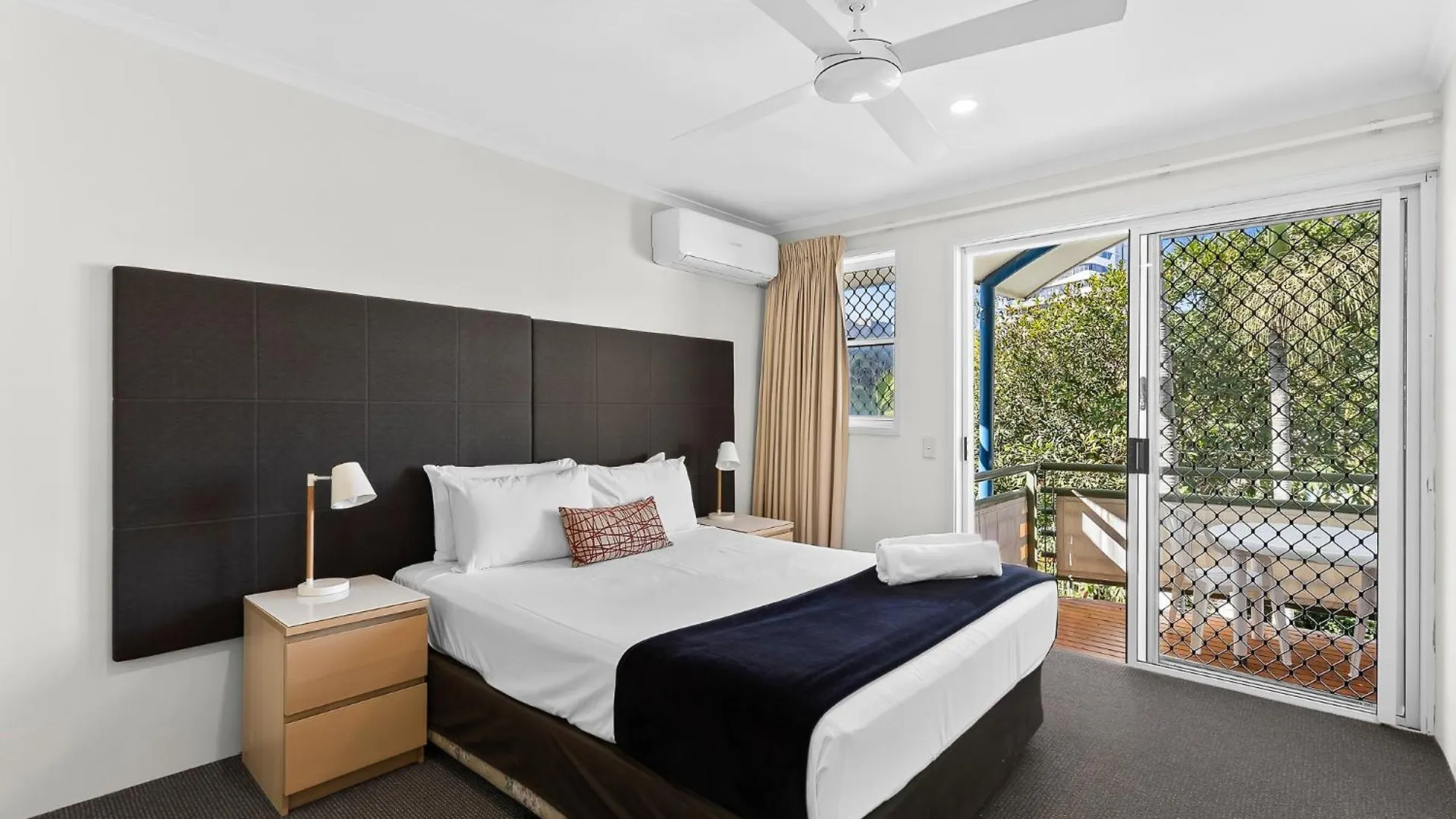 Apartment Diamond Beach Poolside 44 Premium Gold Coast
